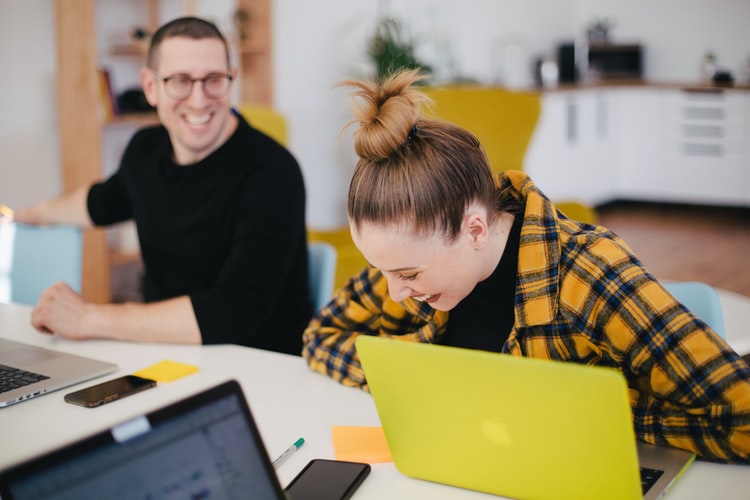 10 motivos para construir a integração de novos colaboradores com a FábricaRH